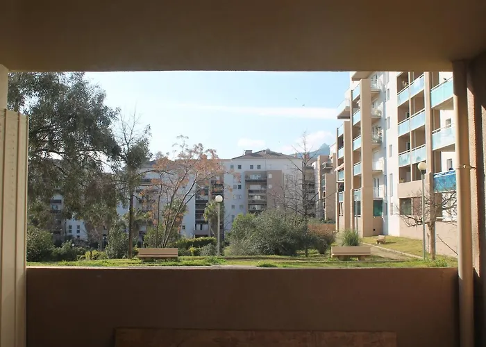 Location 아작시오